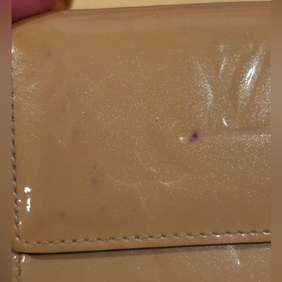 LOUIS VUITTON Vernis Sarah Bifold Wallet. - Picture 5 of 15
